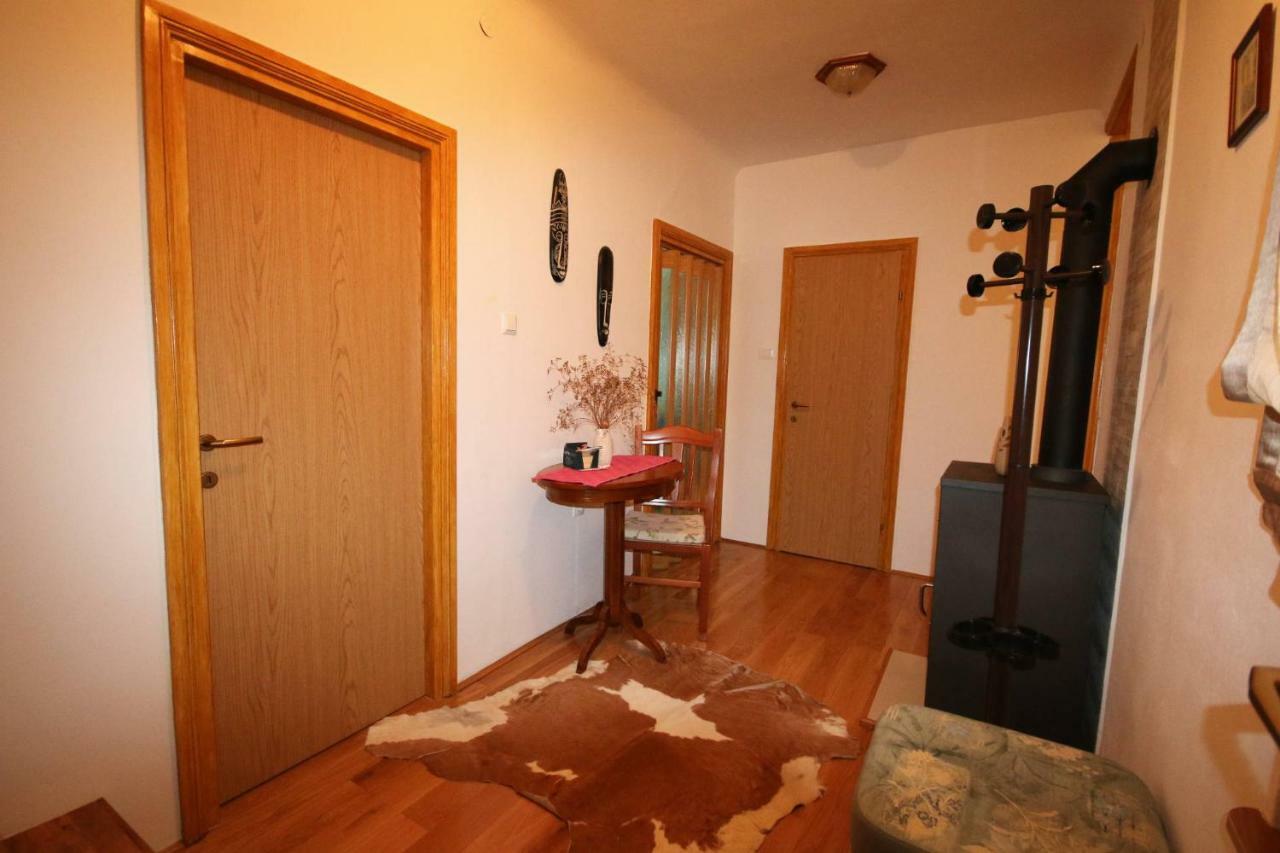 Apartment Lorna & Igor Zuvic Omišalj Buitenkant foto